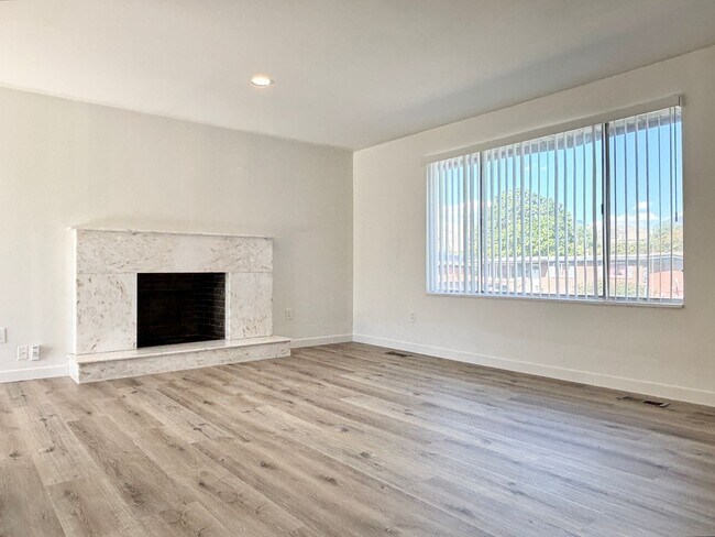 Building Photo - 403 N Morton Dr