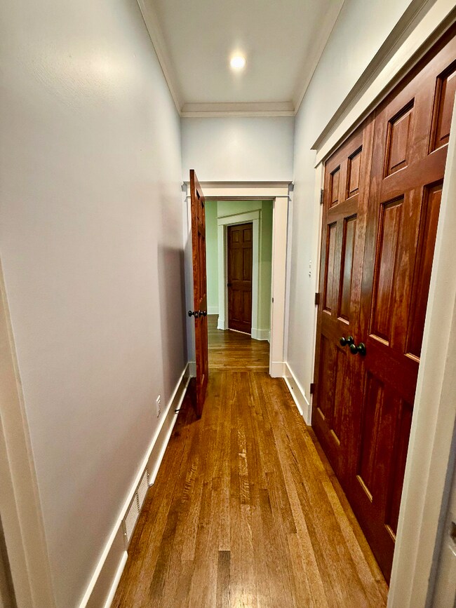 Building Photo - Beautifully Updated Historic Home in Midto...