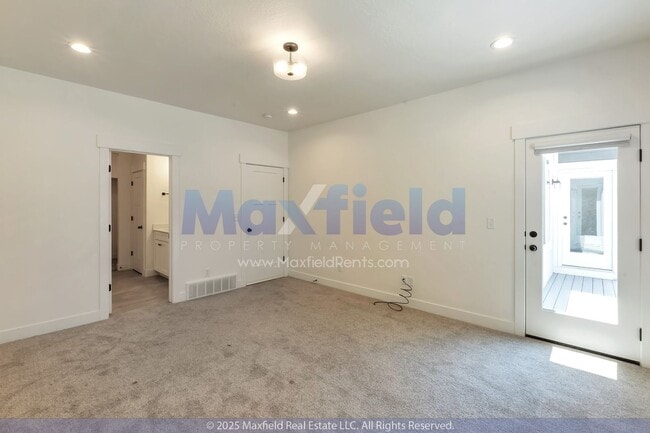 Building Photo - 5BD/3BTH/2GAR - Great space - Lehi Living