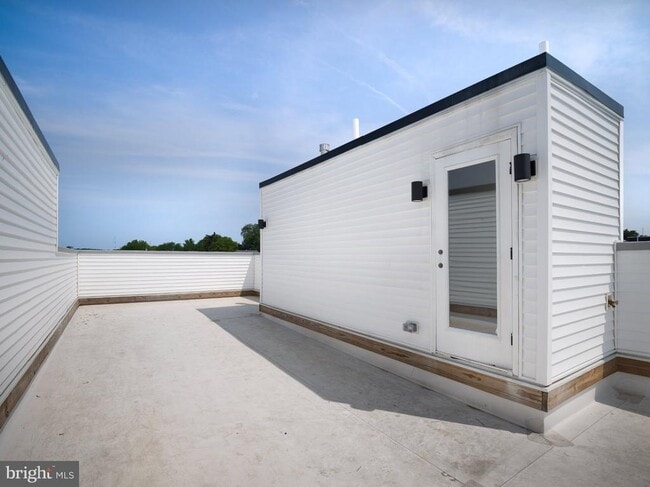 Building Photo - 303 Fountain St