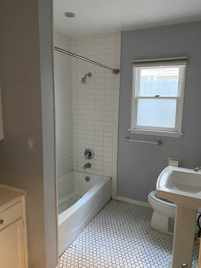 Bathroom - 3857 Prospect Ave