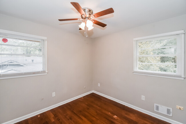 Building Photo - 14 DAY VETERAN ONLY. FIRST LOOK