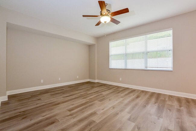 Building Photo - 1129 Aqua Ln