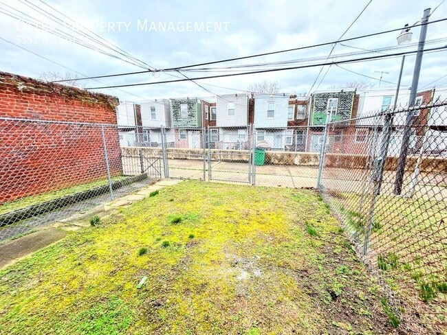 Building Photo - 5352 N 15th St