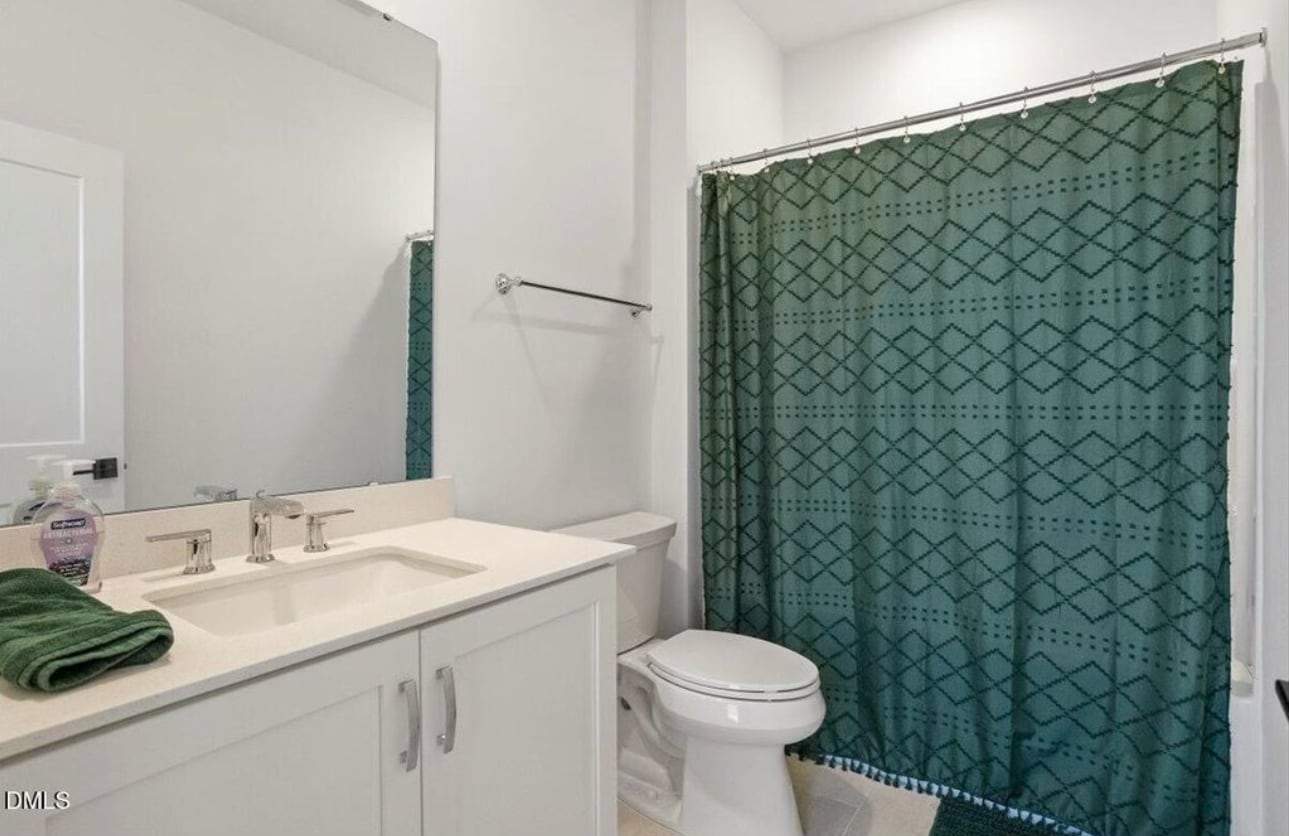 Building Photo - Room in Townhome on Billingshurst Wy