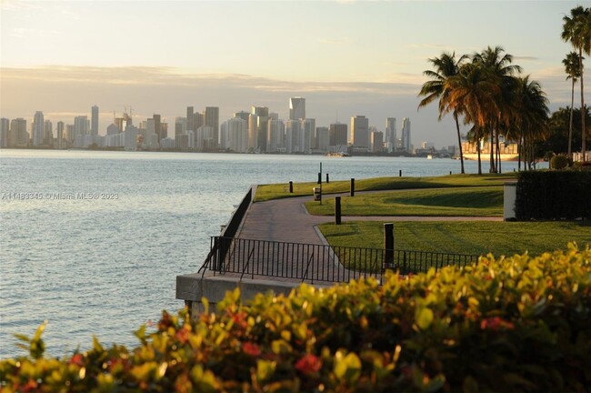 Building Photo - 19216 Fisher Island Dr