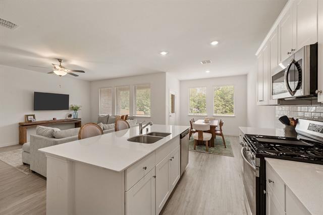 Building Photo - 3200 Willow Ter Ln