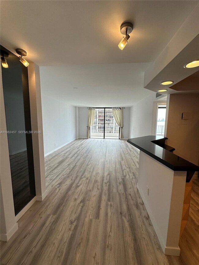 Building Photo - 200 SE 15th Rd