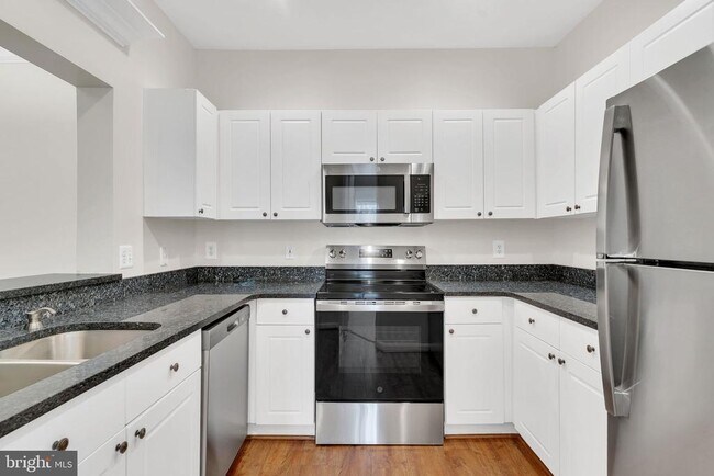 Building Photo - 4560 Strutfield Ln