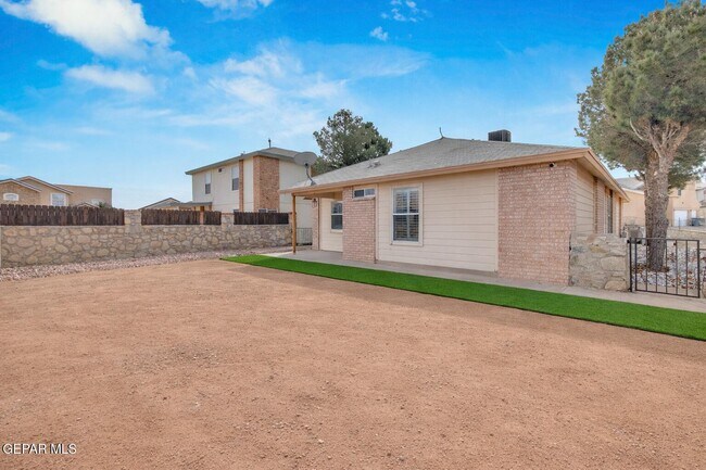 Building Photo - 3092 Tierra Bowles Dr