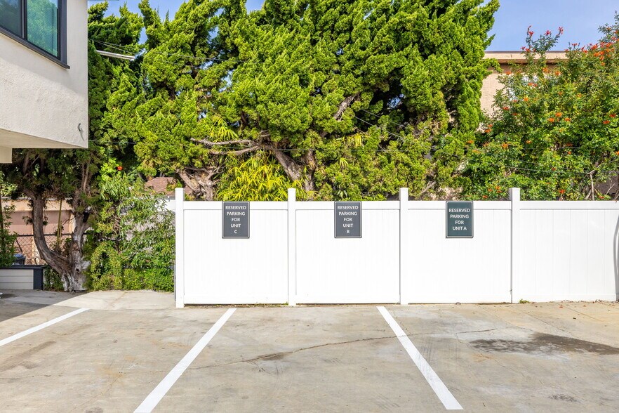 Building Photo - 321 N Gertruda Ave