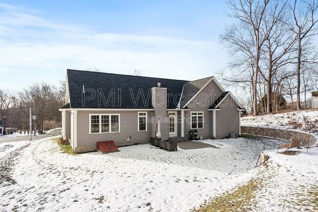 Building Photo - 57 Old Brook Rd