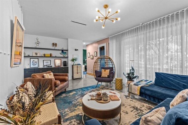 Building Photo - 5704 Driftwood Dr