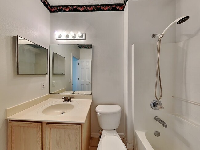 Building Photo - 3233 Kings Ridge Terrace