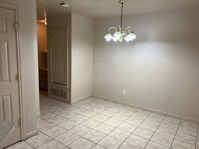 Building Photo - 1503 Nicholas Cir