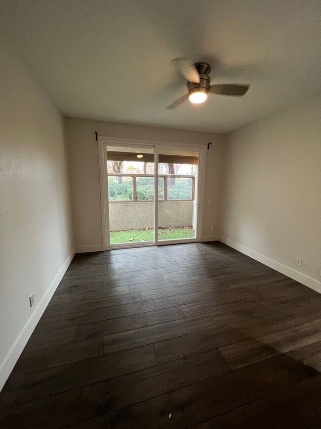 Building Photo - New to the Market! 2 Bed 2 Bath upgraded Tijeras Creek Villas home
