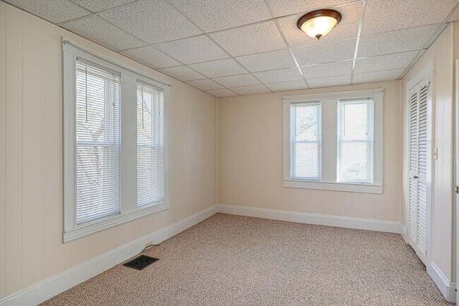 Building Photo - 319 Forge Village Rd