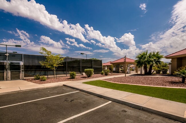 Building Photo - Gated Los Lagos Home