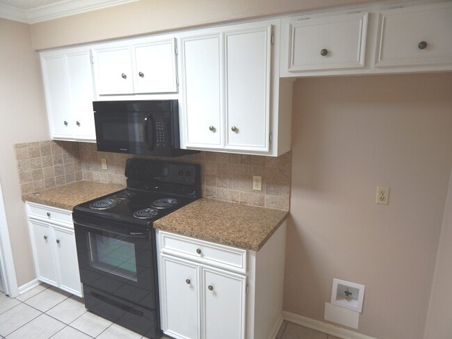 Building Photo - Gorgeous 3 Bedroom Home w/Workshop in Tyler!
