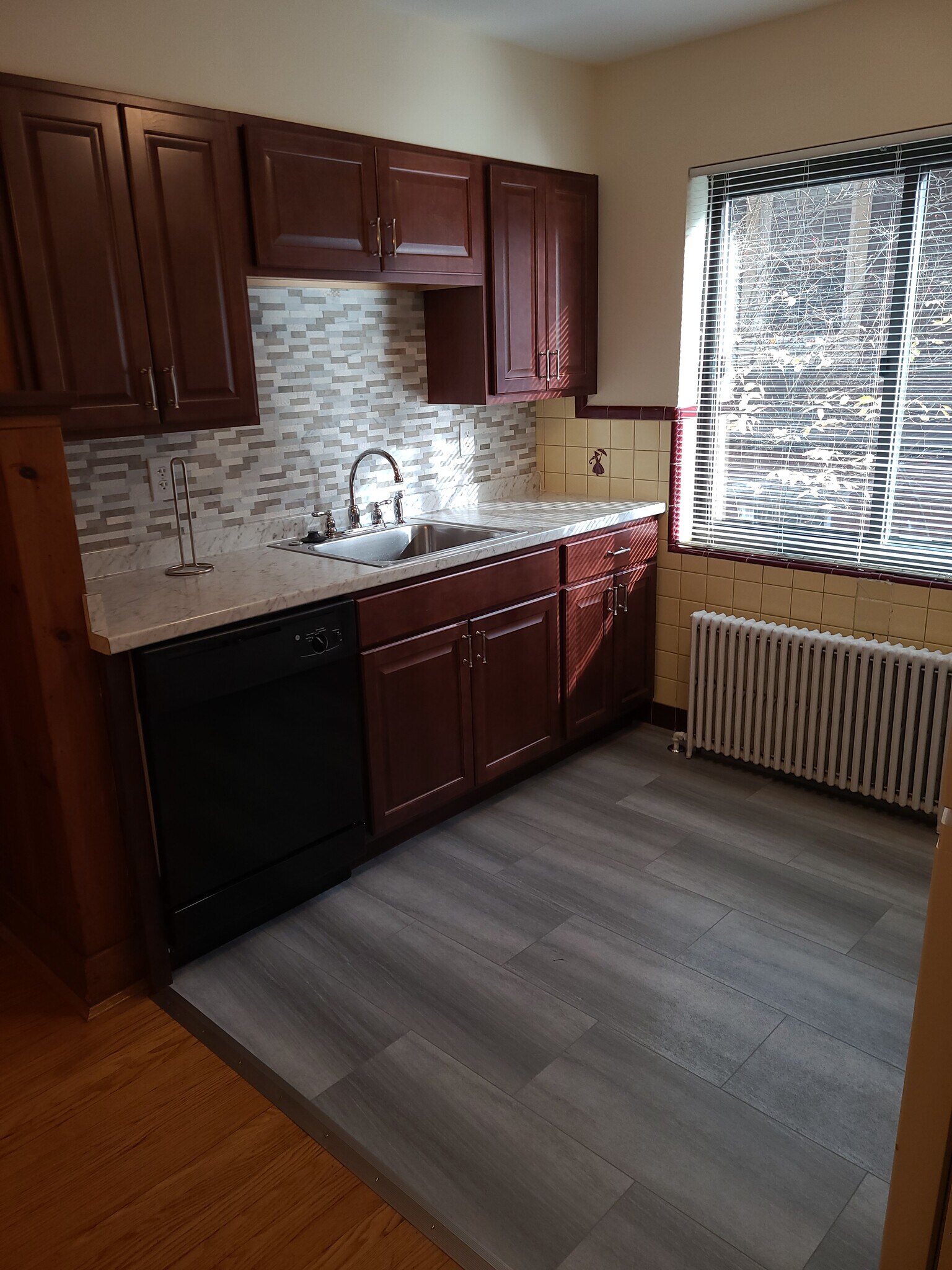 Building Photo - 234 Woolper Ave