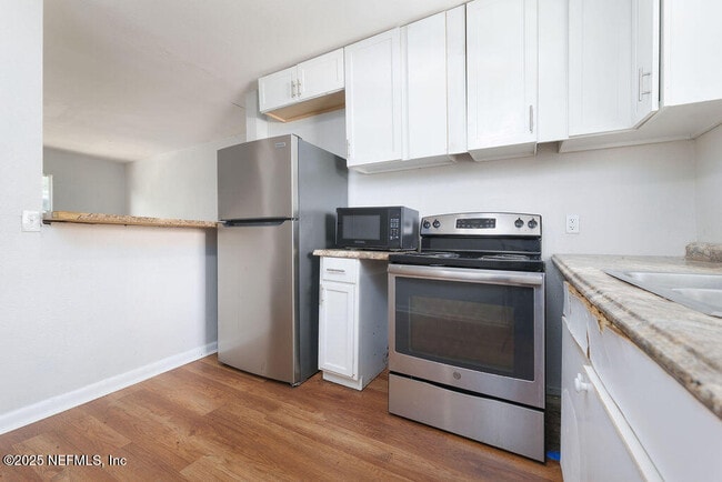 Building Photo - 239 E 16th St