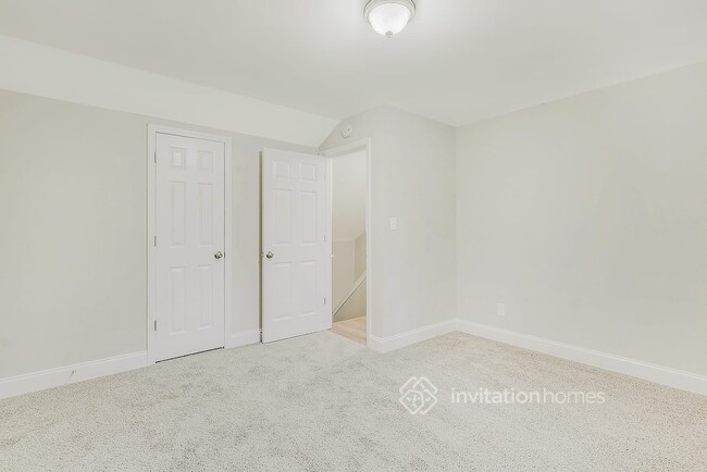 Building Photo - 5484 Pine Dr SW