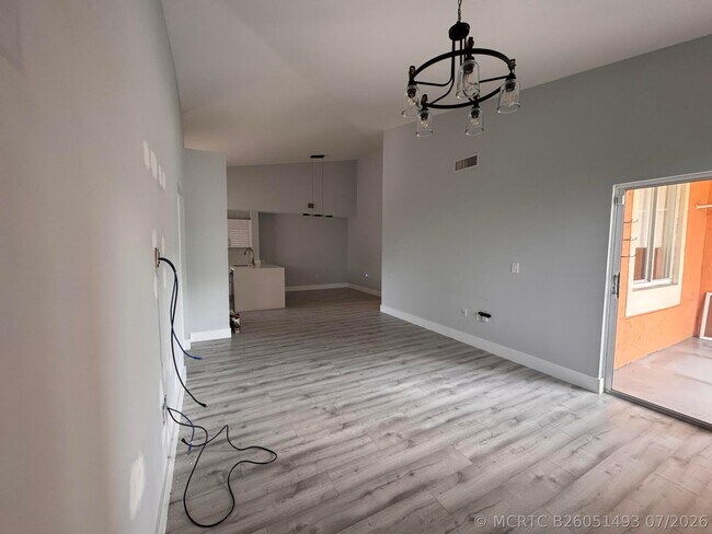 Building Photo - 6936 SW 39th St