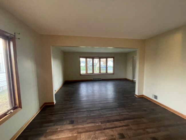 Building Photo - 44 Brookdale Park