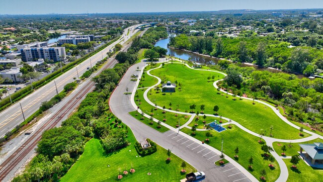 Building Photo - 20 Royal Palm Way