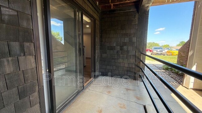 Building Photo - 1741 Ridgehaven Ct