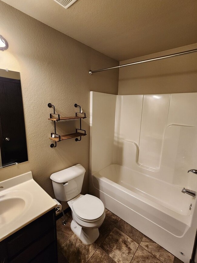 Building Photo - * 3 - 2 - 1 SPECIAL! * 4 Bedroom, 3 Bathro...