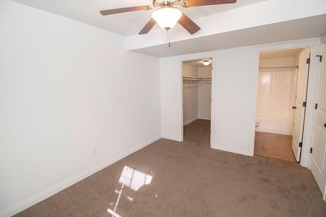 Building Photo - 4612 Dehaven Dr