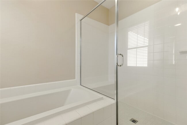 Building Photo - 55 Jade Flower