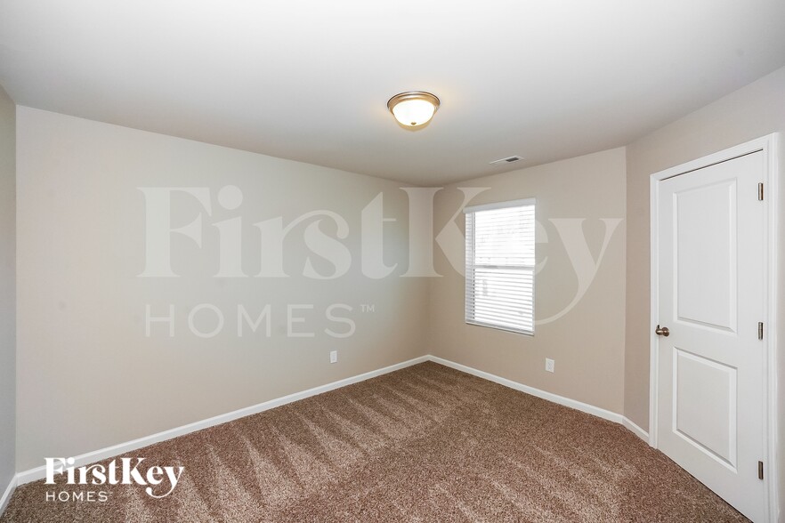 Building Photo - 9620 Hamel St