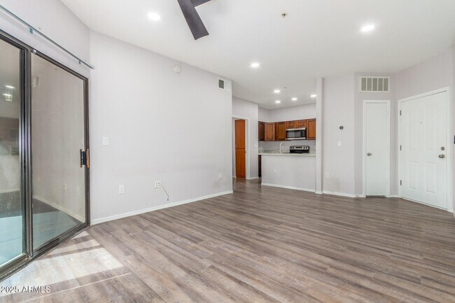 Building Photo - 5302 E Van Buren St