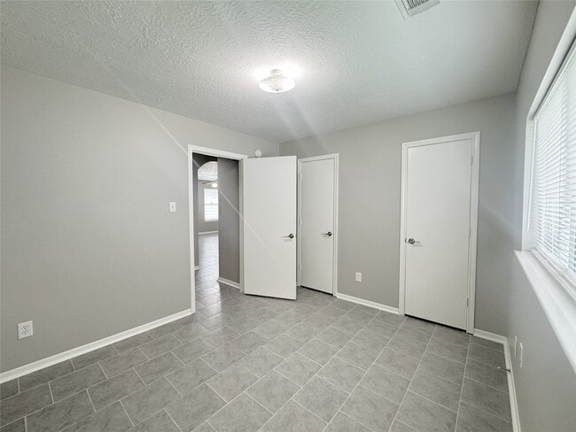 Building Photo - 2506 Teal Run Pl Dr