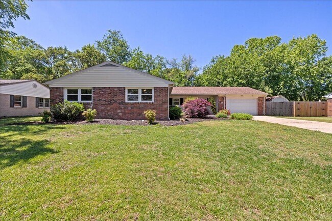 Building Photo - 4783 Rosecroft St