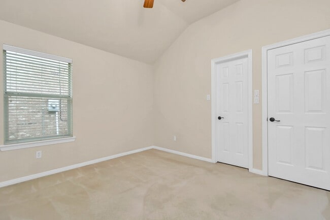 Building Photo - 16510 Bluff Springs Dr