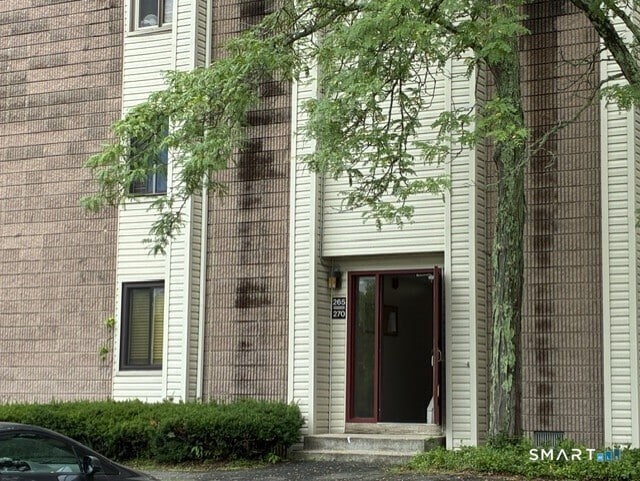 Building Photo - 266 Burgundy Hill Ln