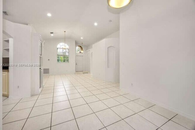 Building Photo - 18322 SW 94th Ct