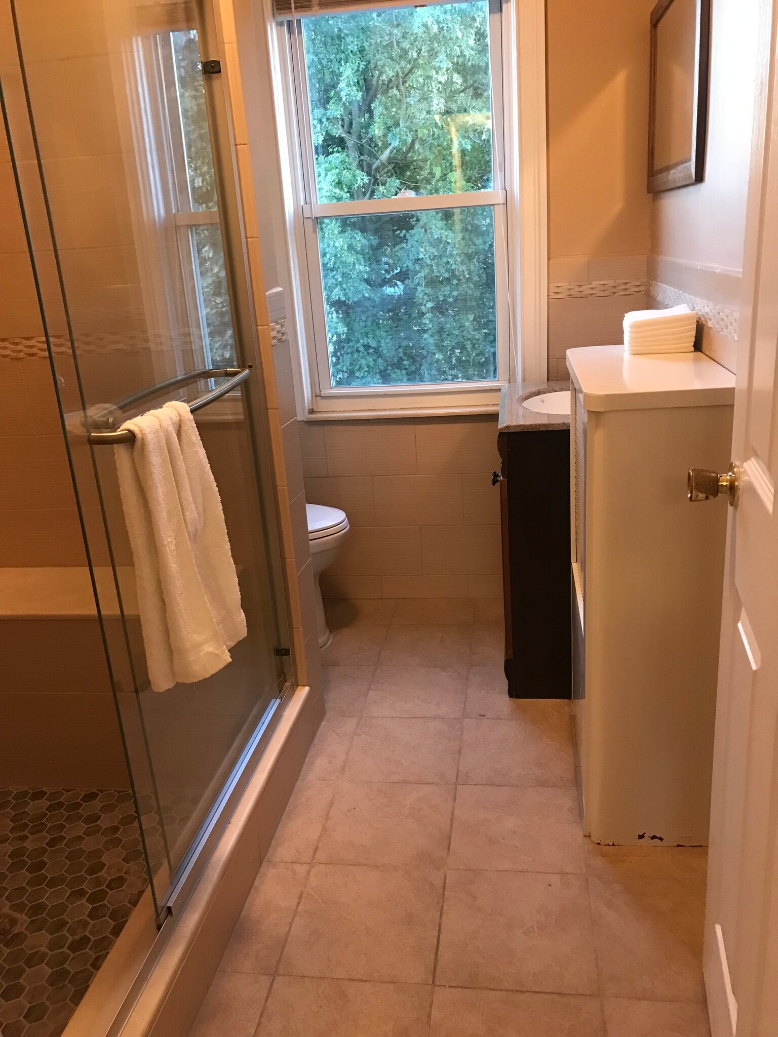 Building Photo - 362 E 235th St