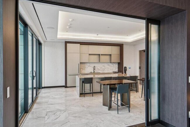 Building Photo - 1 bedroom in Bellevue WA 98004
