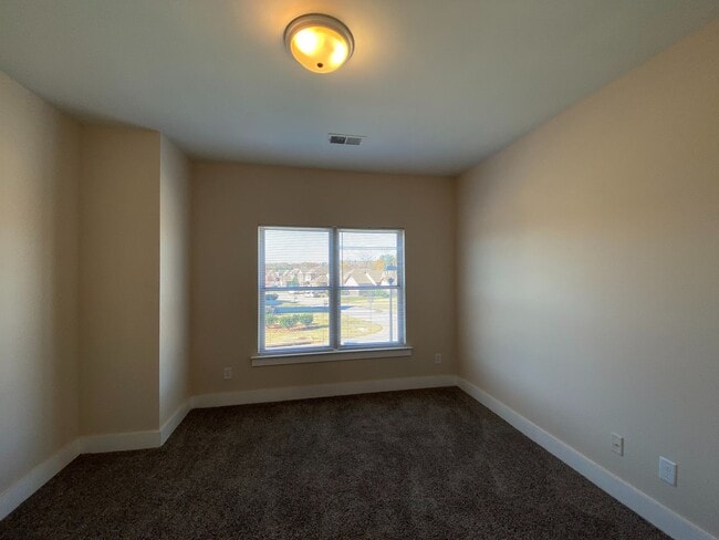 Building Photo - Home for Rent in McCalla, AL! Available to View Now!!!