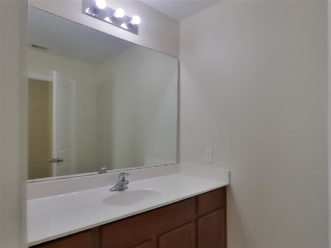 Building Photo - 640 Totem Trail Dr