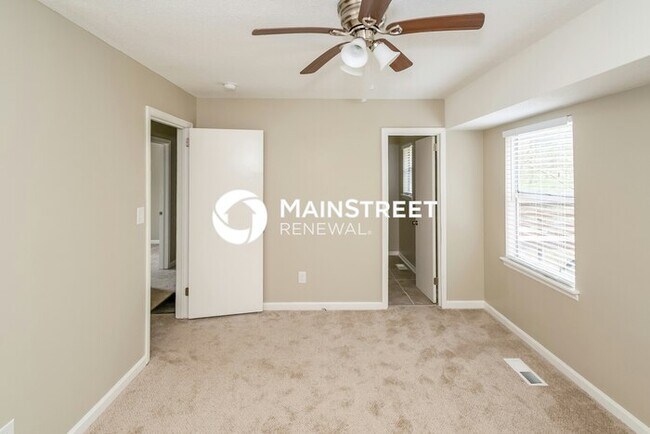 Building Photo - 3 Bedroom Pet-Friendly Home in Birmingham, AL with Main Street Renewal