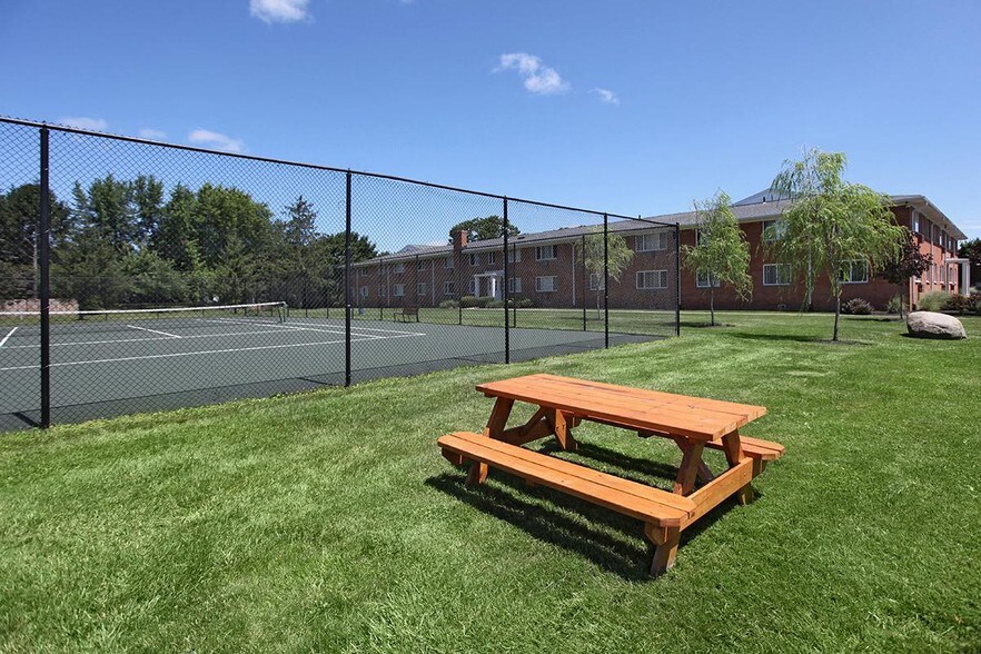 Greystone Apartments & Townhomes Brighton, NY Apartment Finder