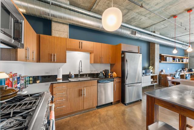 Building Photo - 510 S Hewitt St