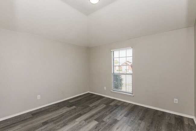 Building Photo - 1007 Andrew St