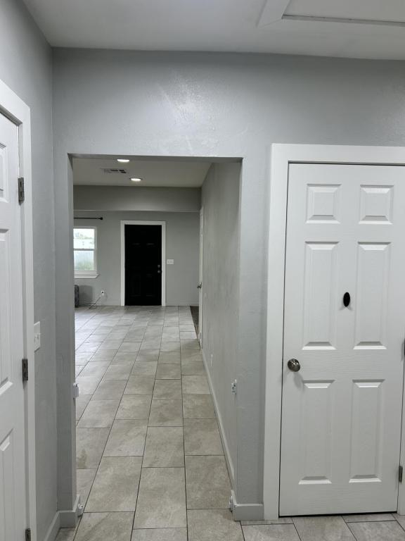 Building Photo - 3007 E Corona St