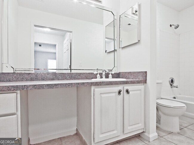 Building Photo - 632 Granville Ct